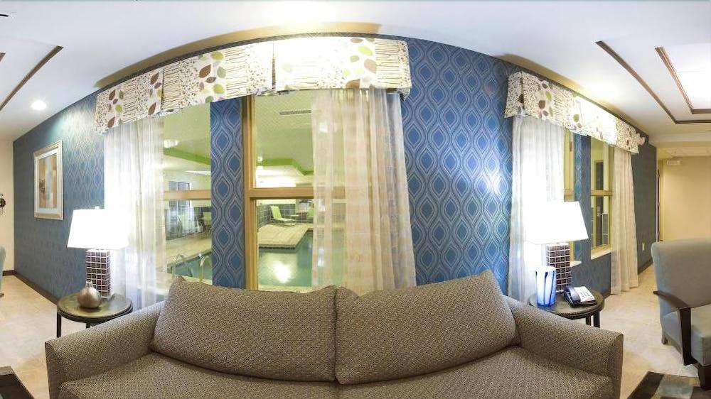 Holiday Inn Express Hotel & Suites Newport South By Ihg Exteriör bild