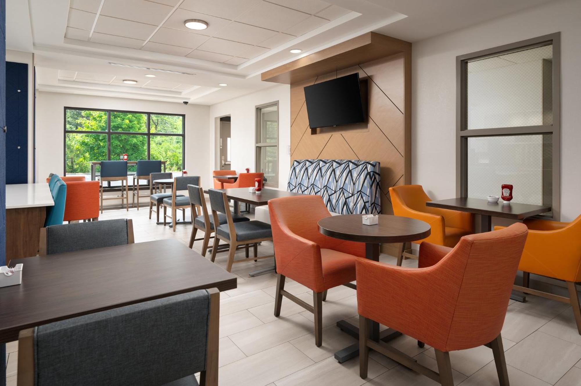 Holiday Inn Express Hotel & Suites Newport South By Ihg Exteriör bild