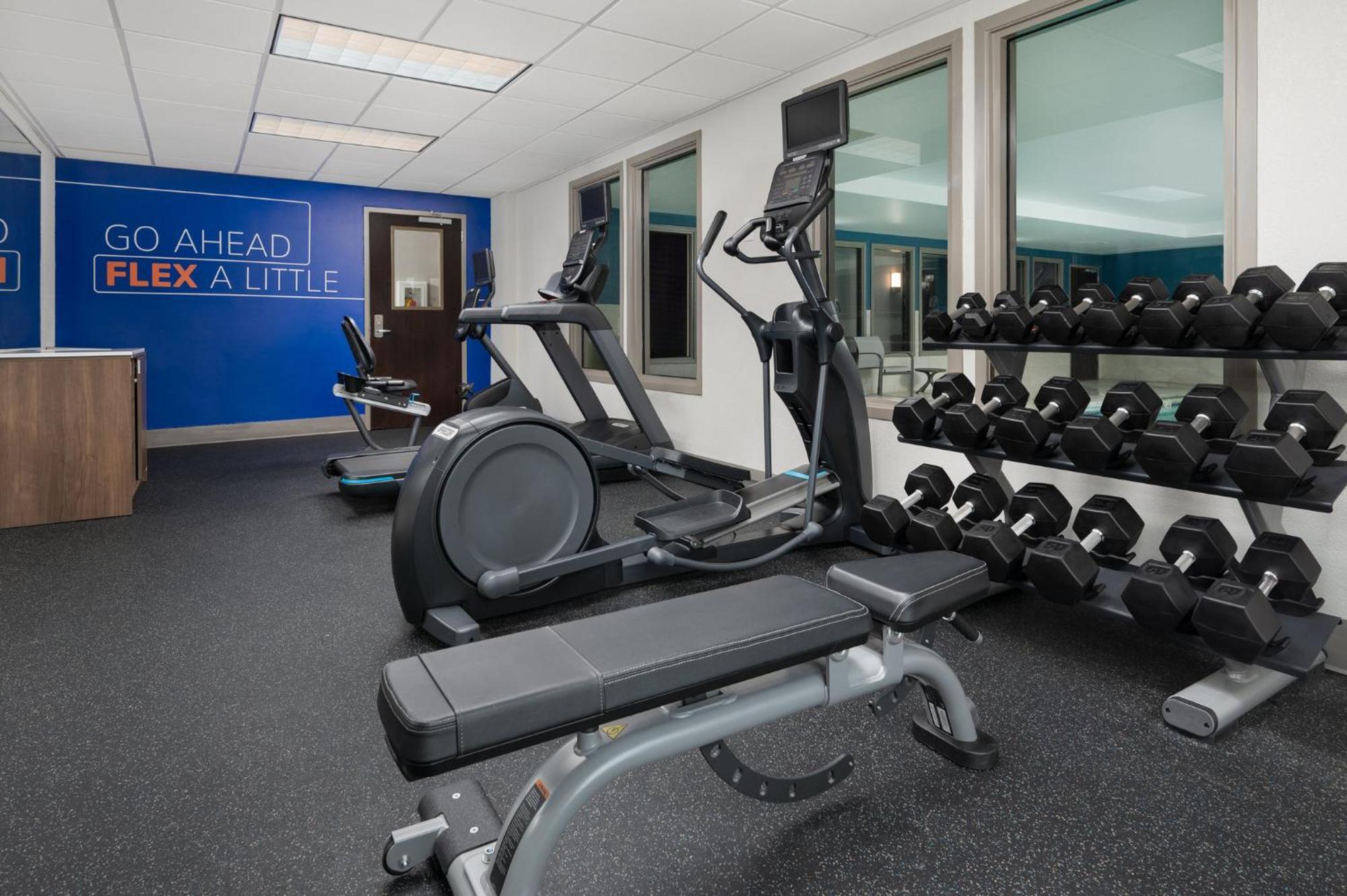 Holiday Inn Express Hotel & Suites Newport South By Ihg Exteriör bild