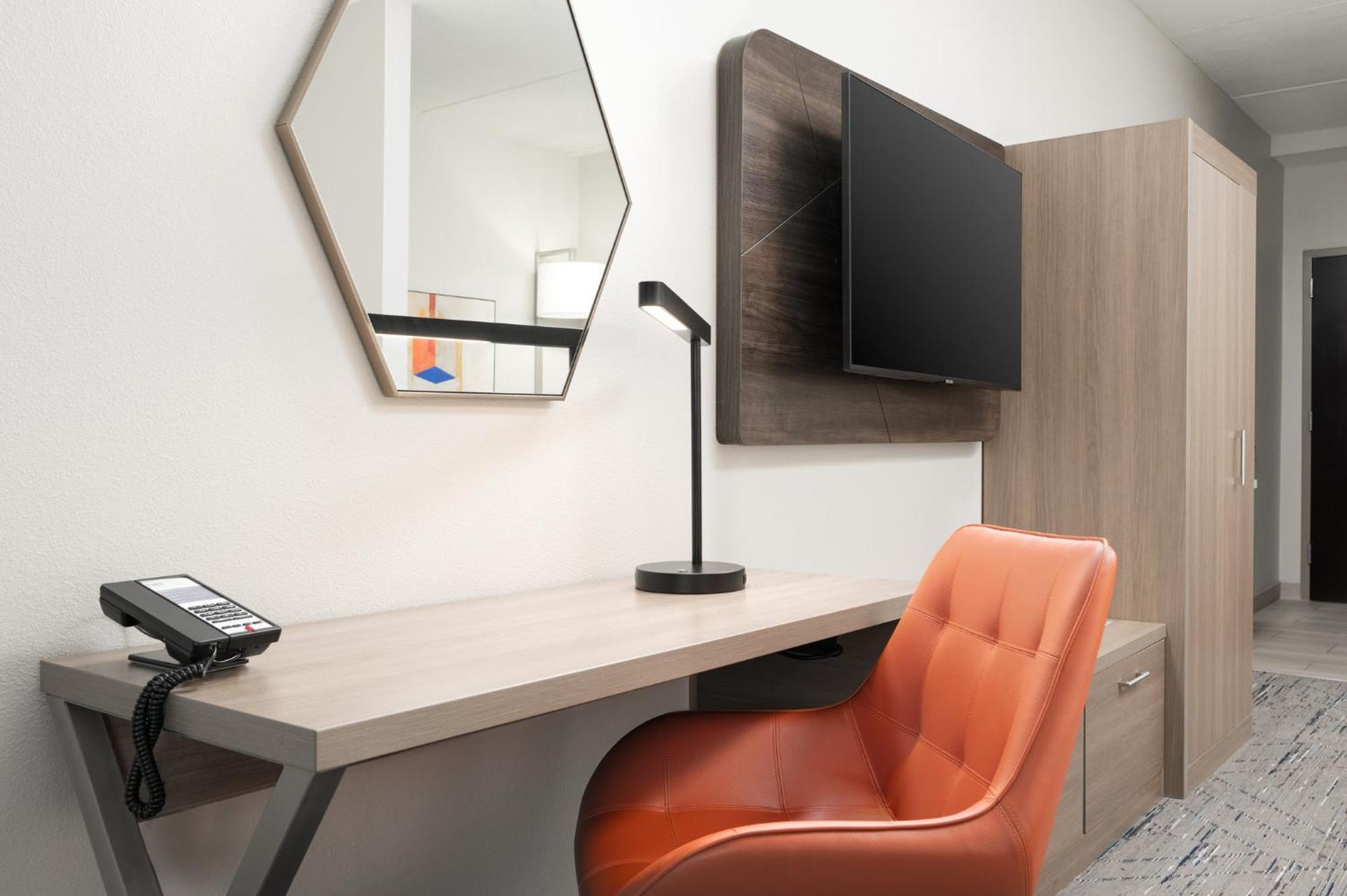 Holiday Inn Express Hotel & Suites Newport South By Ihg Exteriör bild