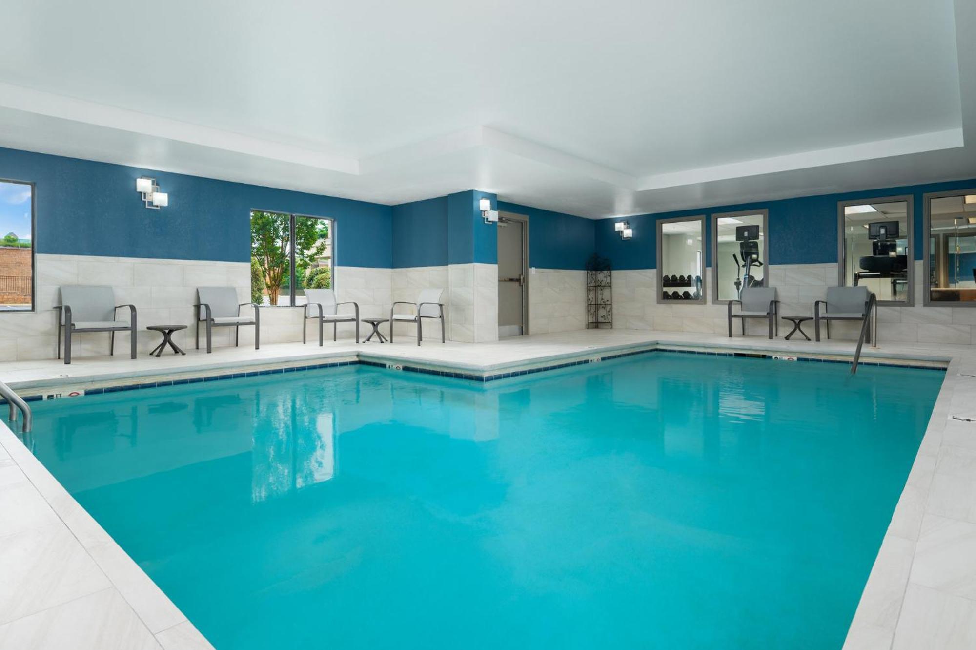 Holiday Inn Express Hotel & Suites Newport South By Ihg Exteriör bild