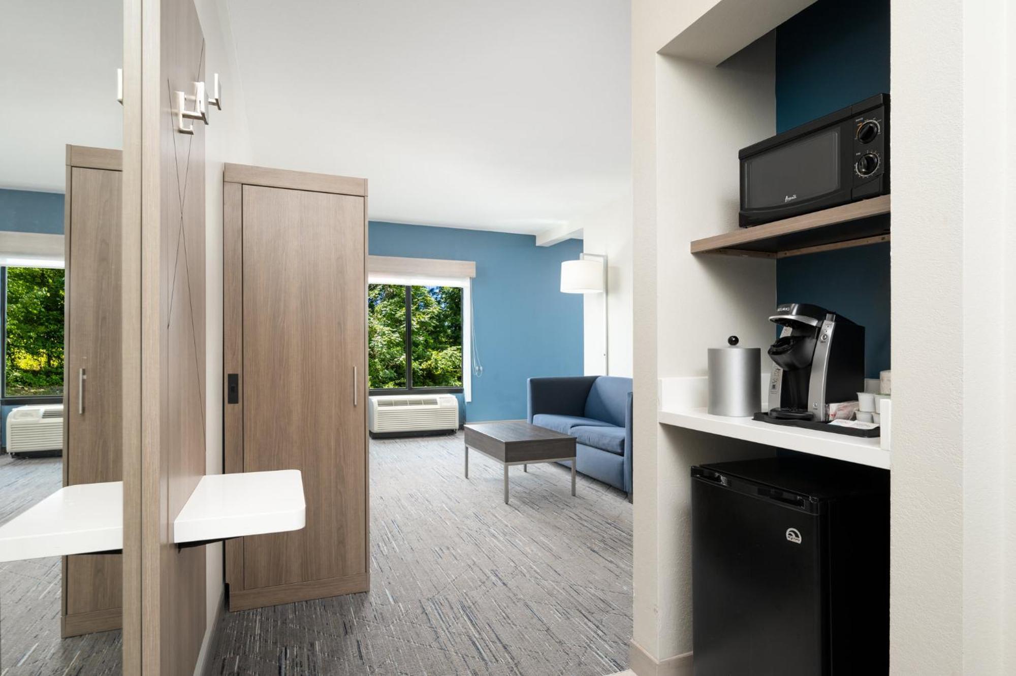 Holiday Inn Express Hotel & Suites Newport South By Ihg Exteriör bild